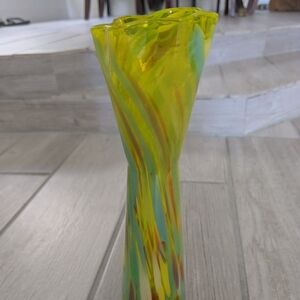 BEAUTIFUL COLORFUL VASE